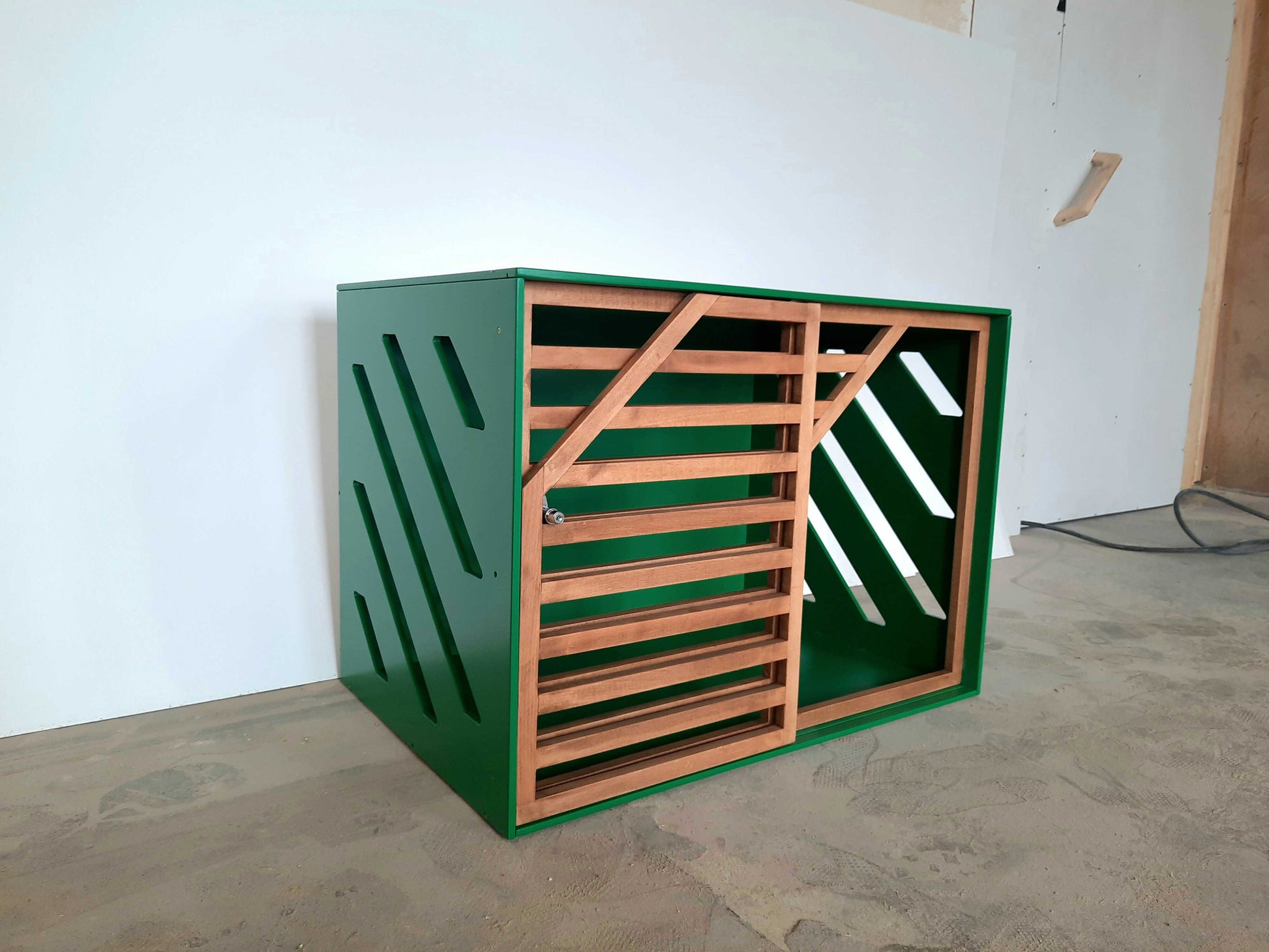 Green Dog House - Create a Safe and Stylish Haven for your Pet - Image 7