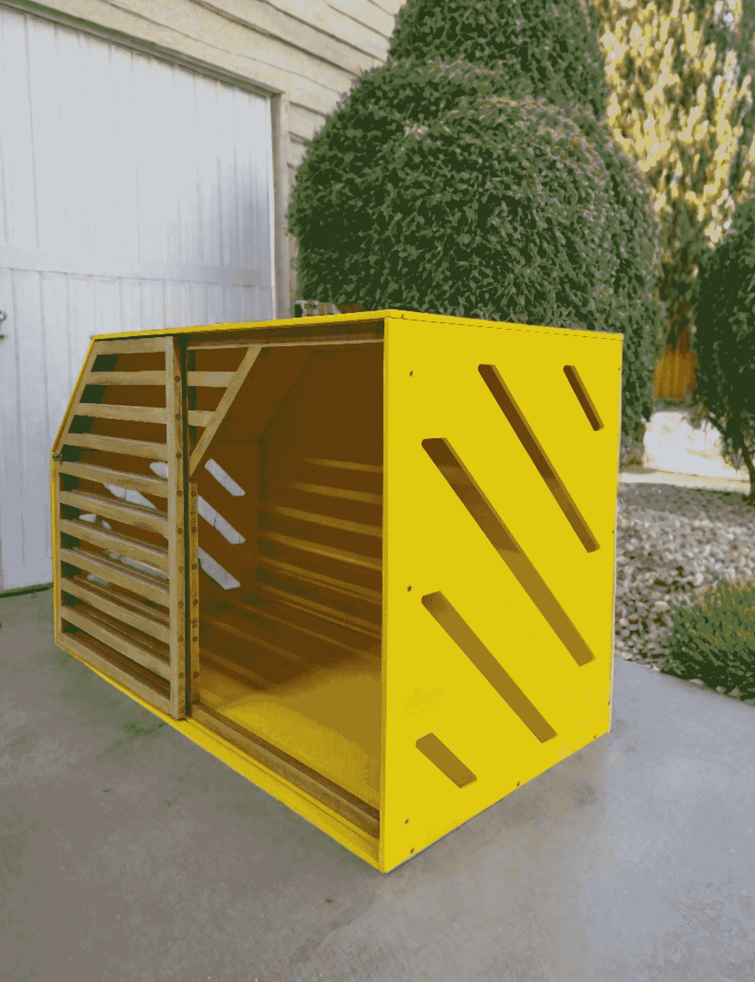 Vibrant Yellow Dog House - Cozy Home for Your Furry Friend - Image 4