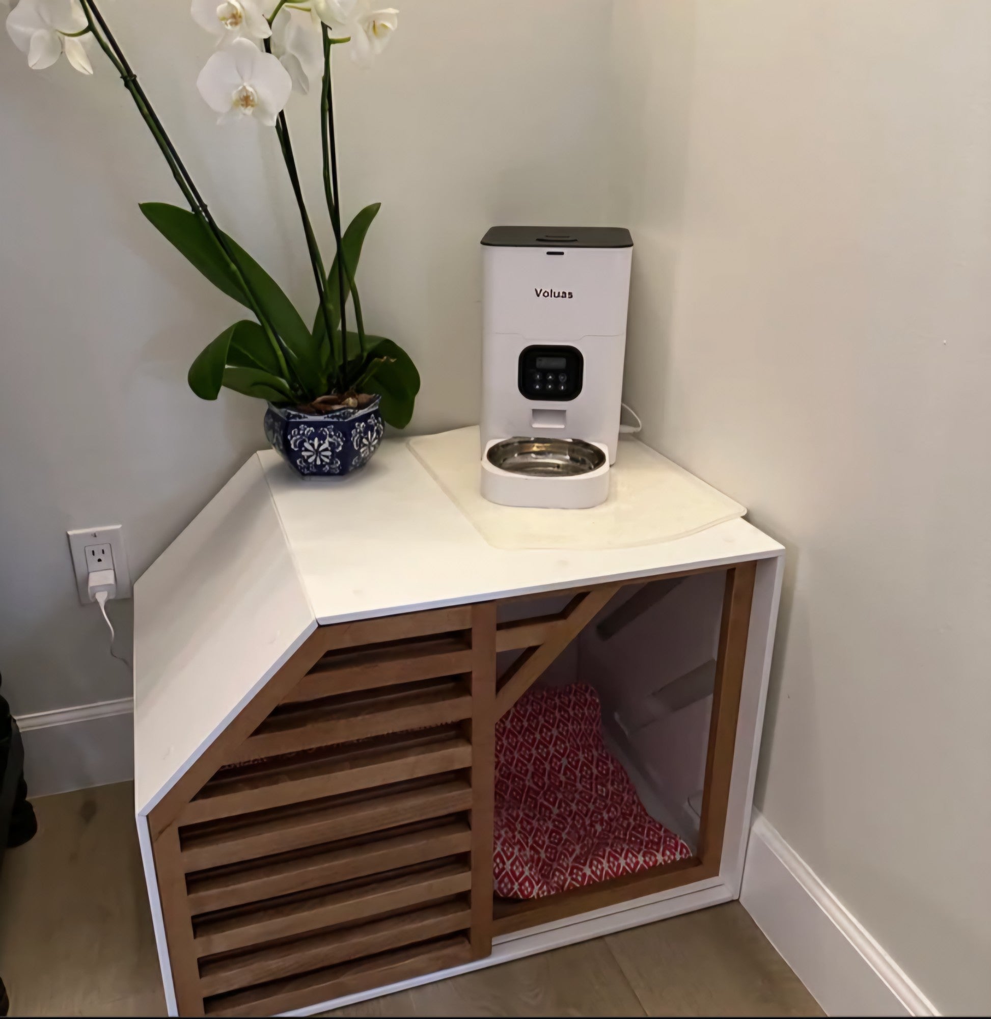 White Safe Haven for Dogs - Cozy Wooden Dog House - Image 6