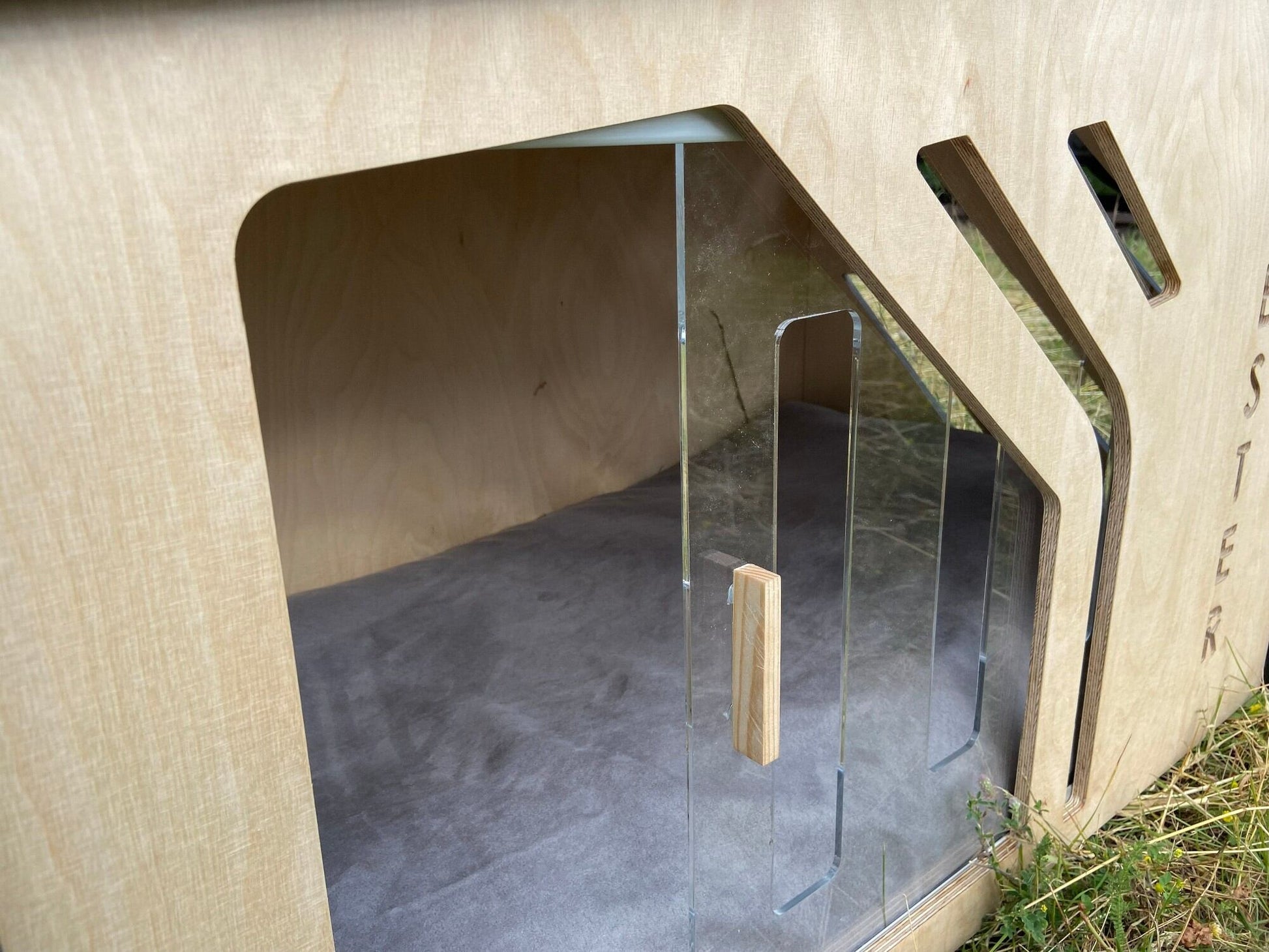 Modern Dog Crates for Small Dogs - Stylish and Comfortable Kennel. With the possibility of adding a name of your Pet - Image 4