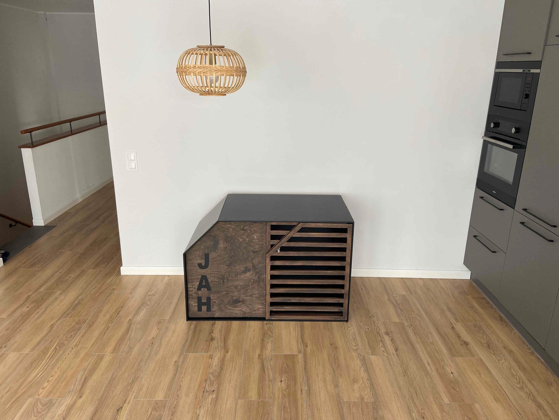 Handcrafted Personalized Dog Crate in Wooden Design - Image 9