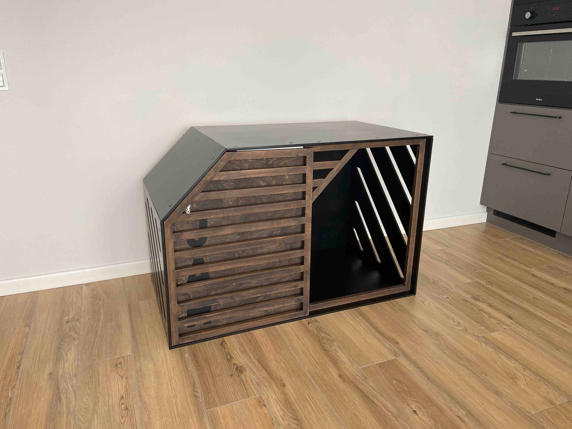 Handcrafted Personalized Dog Crate in Wooden Design - Image 11