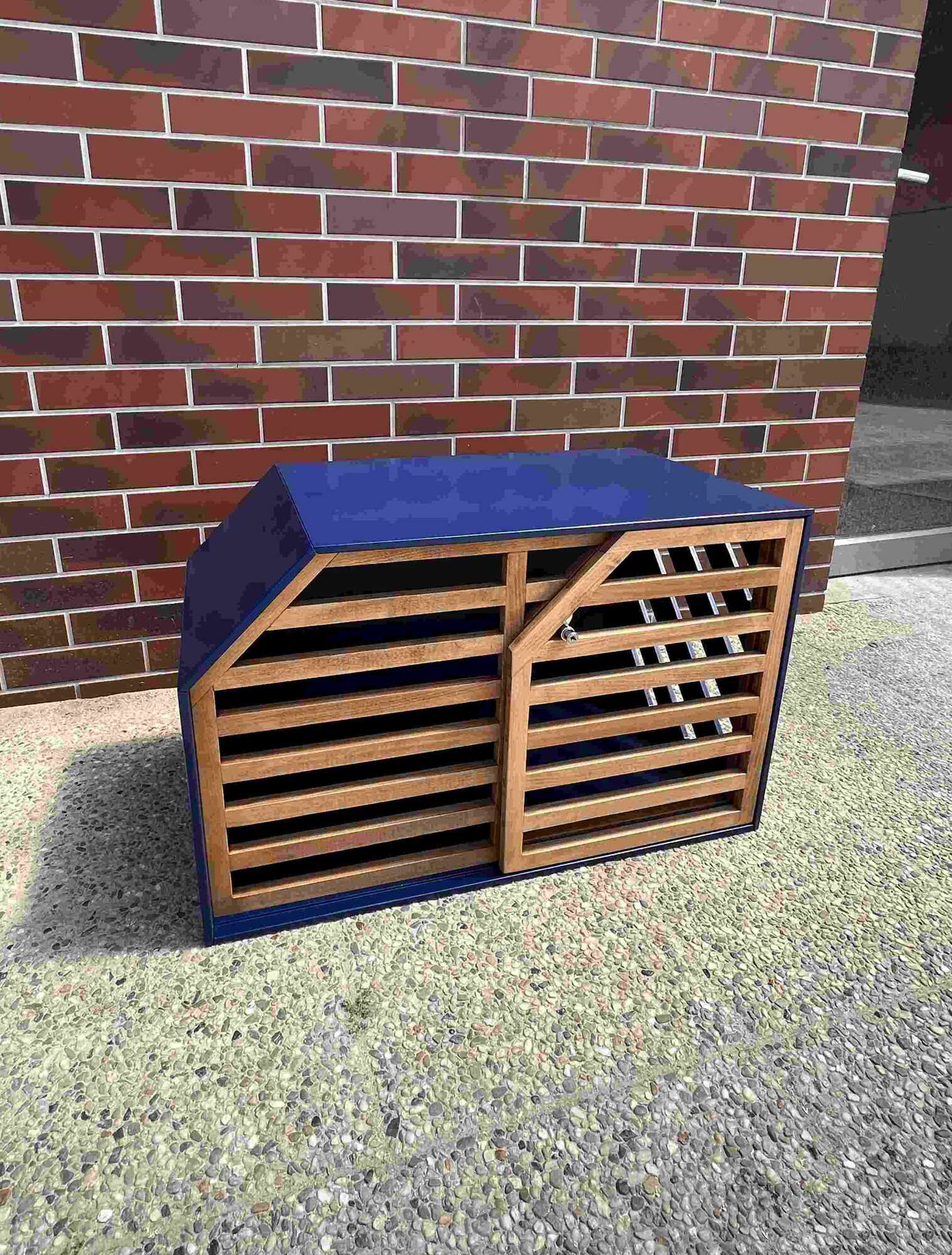Luxurious Blue Dog House with Slide Door - Ultimate Comfort for Your Pet - Image 3