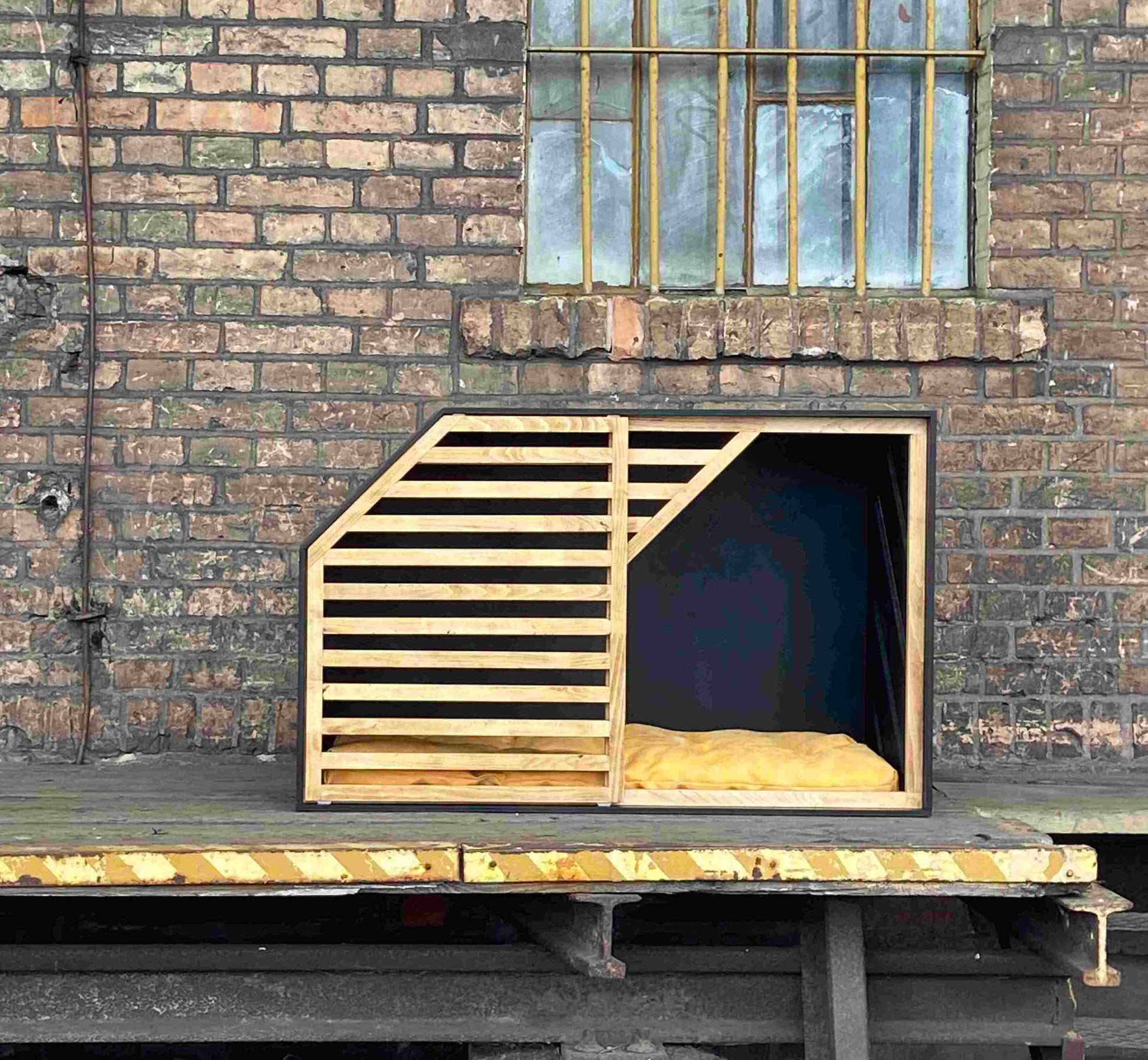 Amazing Black Dog House with Slide Door - Comfortable Pet Shelter - Image 5