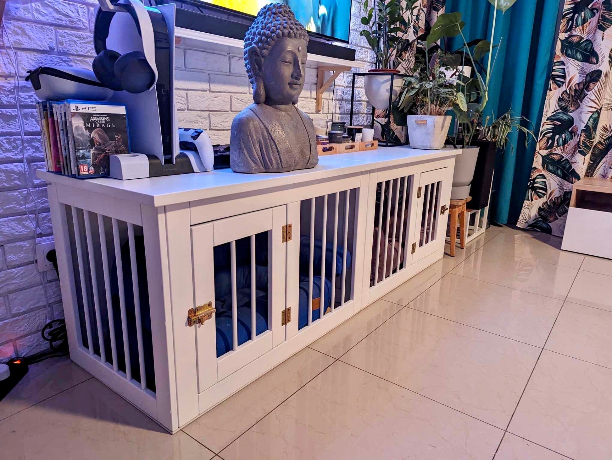 Handcrafted White Wood Crate for Two Dogs - Stylish, Comfortable - Image 9