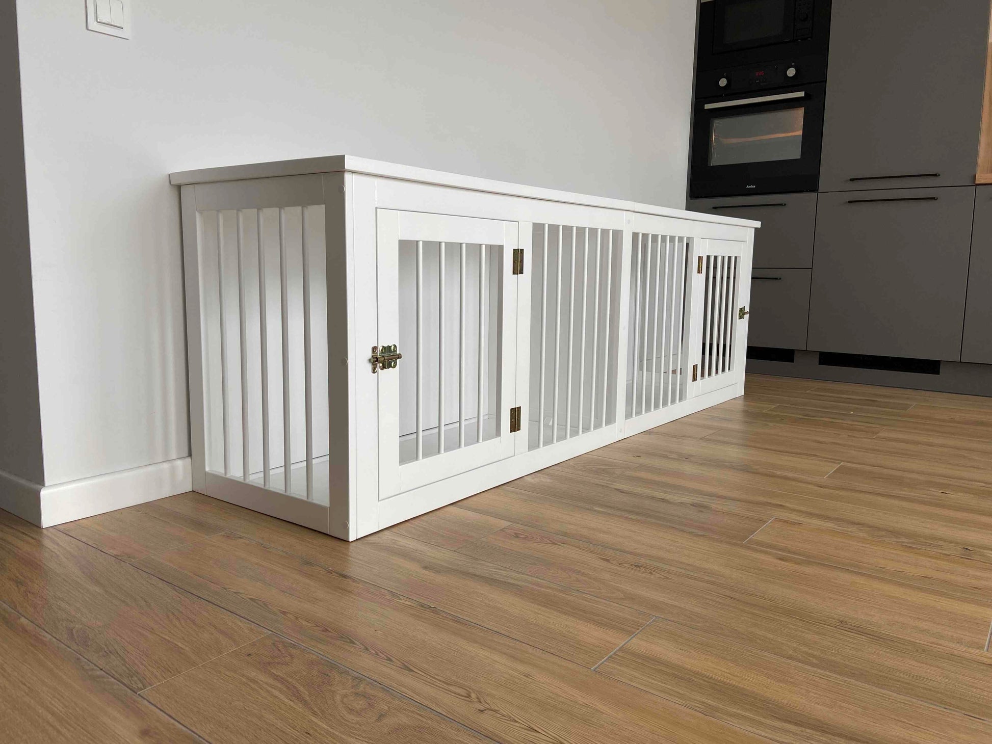 Handcrafted White Wood Crate for Two Dogs - Stylish, Comfortable, Durable - Image 6