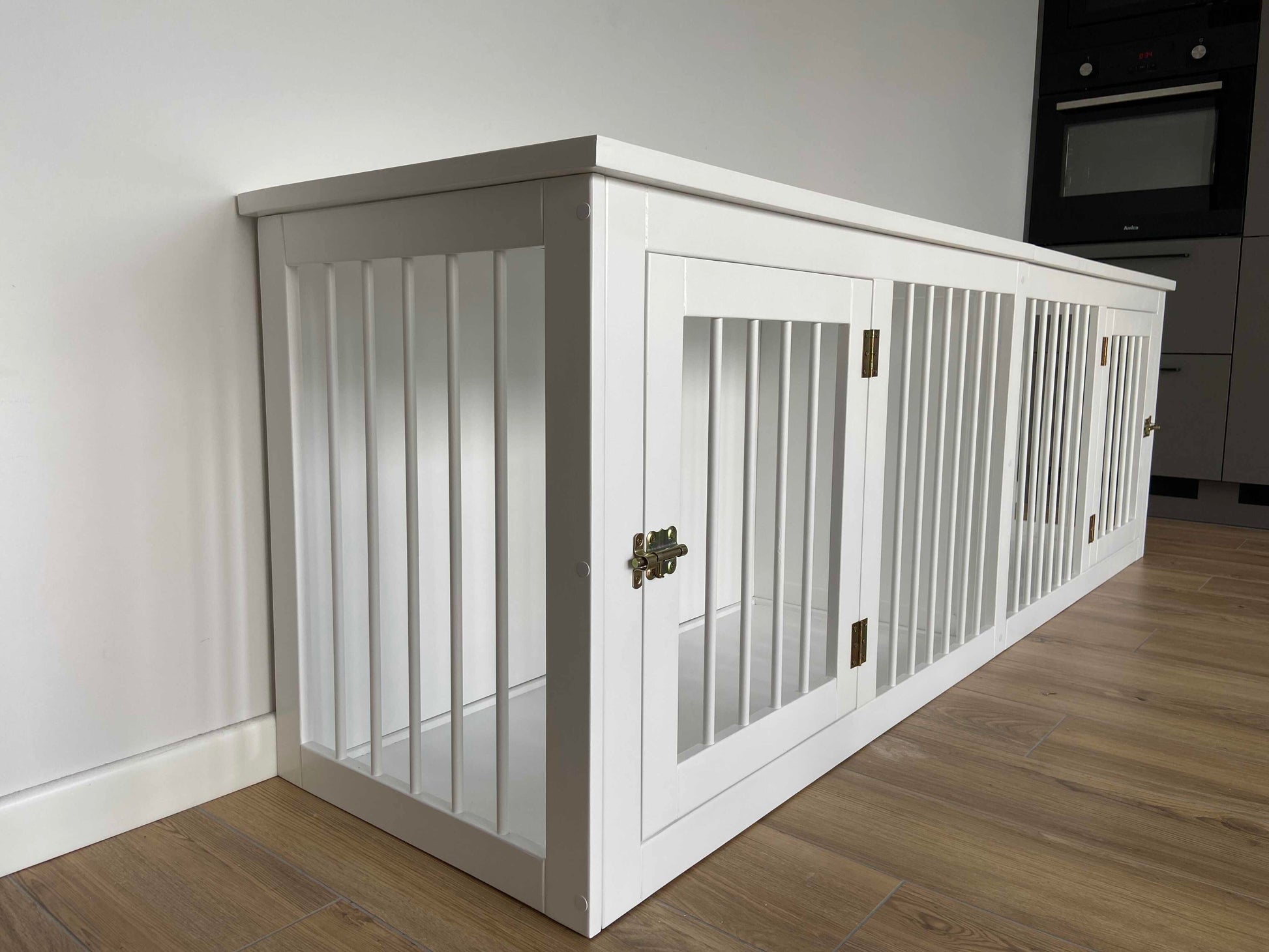 Handcrafted White Wood Crate for Two Dogs - Stylish, Comfortable, Durable - Image 8